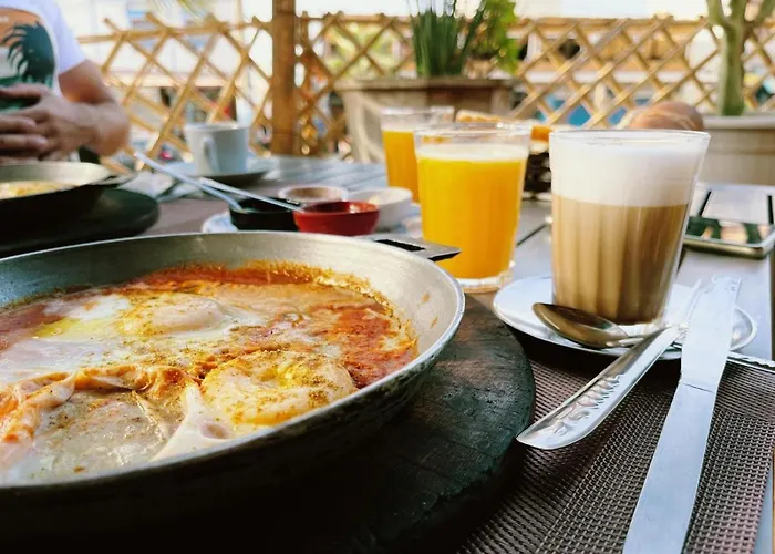 La Paix Hotel , Restaurant